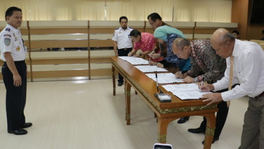 kemenhub-ttd-tol-laut