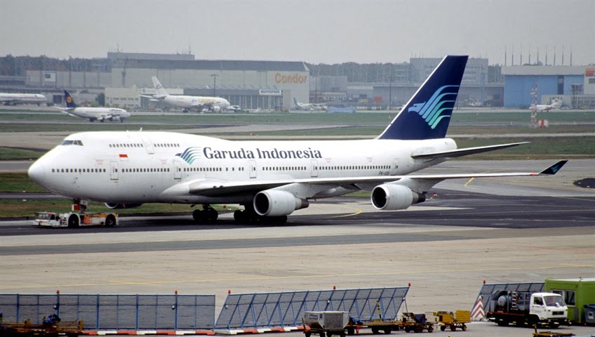 Garuda_Indonesia_Boeing_747-441,_PK-GSI