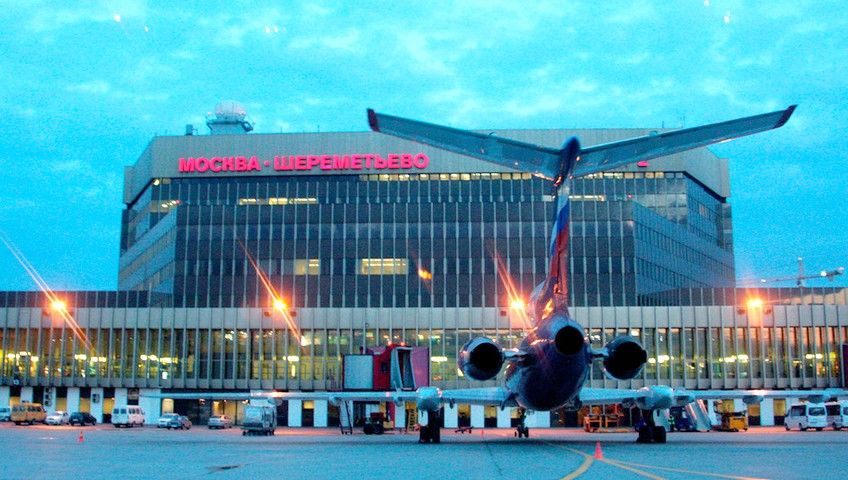 Bandara Ini Jual Kalashnikov untuk Tarik Banyak Pengunjung