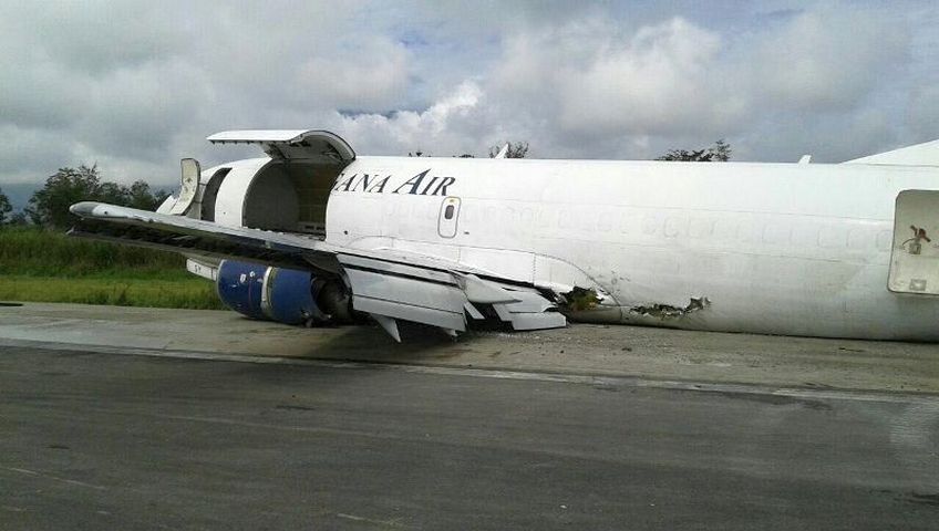 pesawar-cargo-trigana-air-tergelincir-di-bandara-wamena