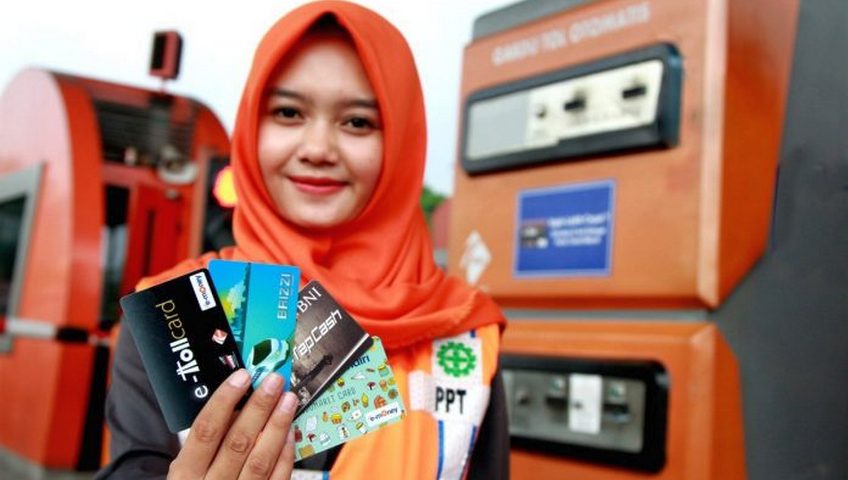 Jelang Tol Non Tunai, Pihak Bank Bagikan Kartu Elektronik Gratis